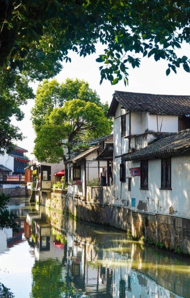 逃出昏暗的地下室